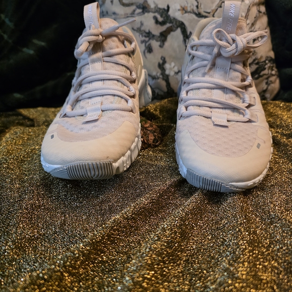 Nike Women's Free Metcon 6 Training Shoes Size 7 - Picture 4 of 10